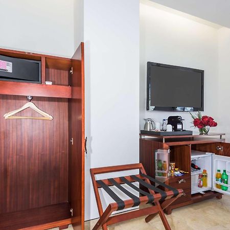Nh Royal Urban Cartagena Hotel Exterior foto