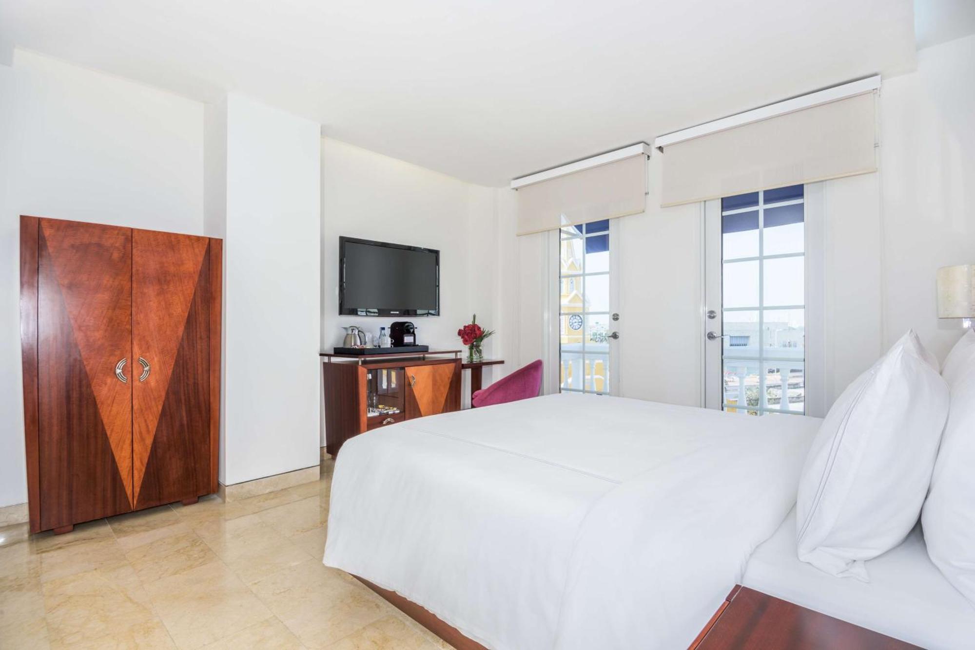 Nh Royal Urban Cartagena Hotel Exterior foto