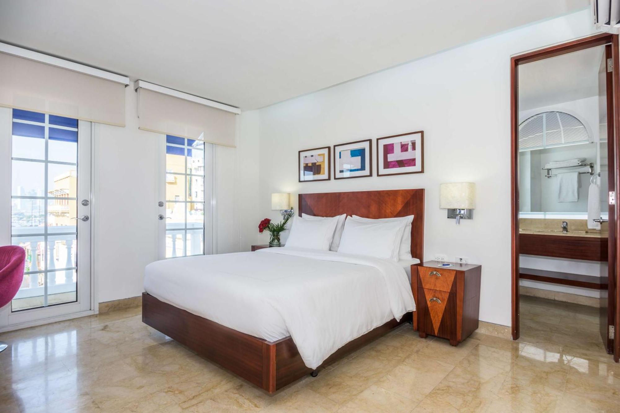 Nh Royal Urban Cartagena Hotel Exterior foto